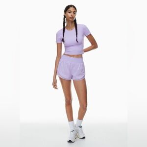 ARITZIA Golden Movetech™ Legacy Hi-rise 2.5″ Short Size 6